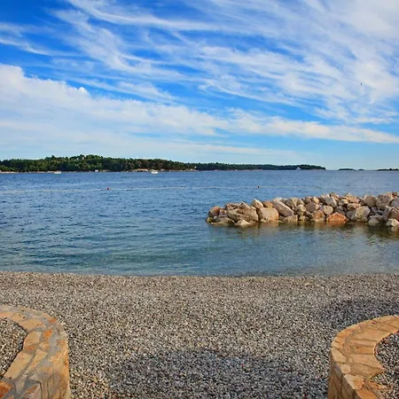 Vakantiehuis Melisa 6 *